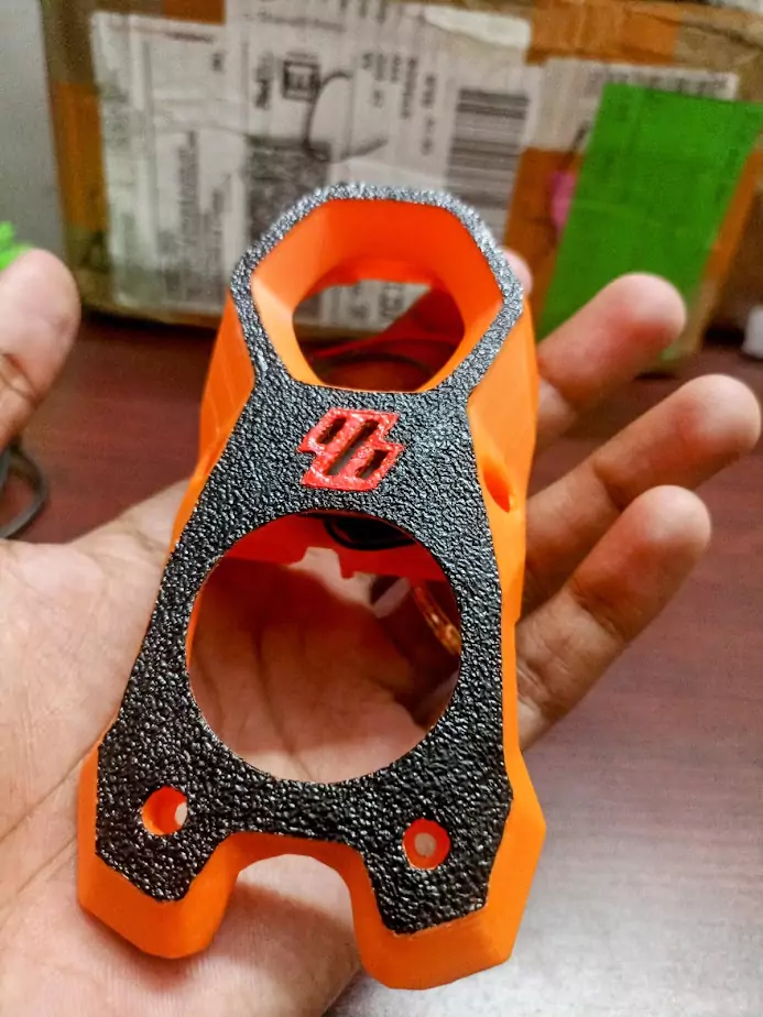 Accent colors on the shroud